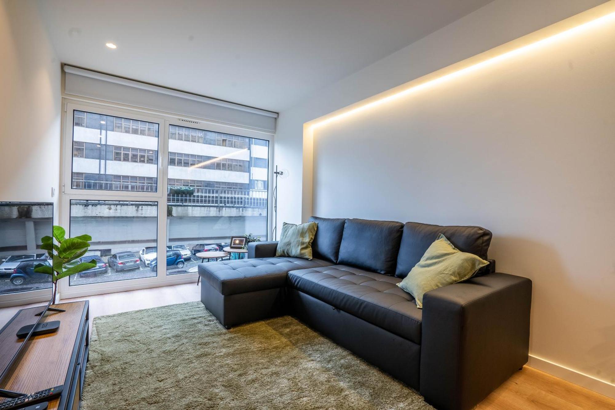 Trindade Bliss: 1Br W/ Free Parking By Lovelystay ポルト エクステリア 写真