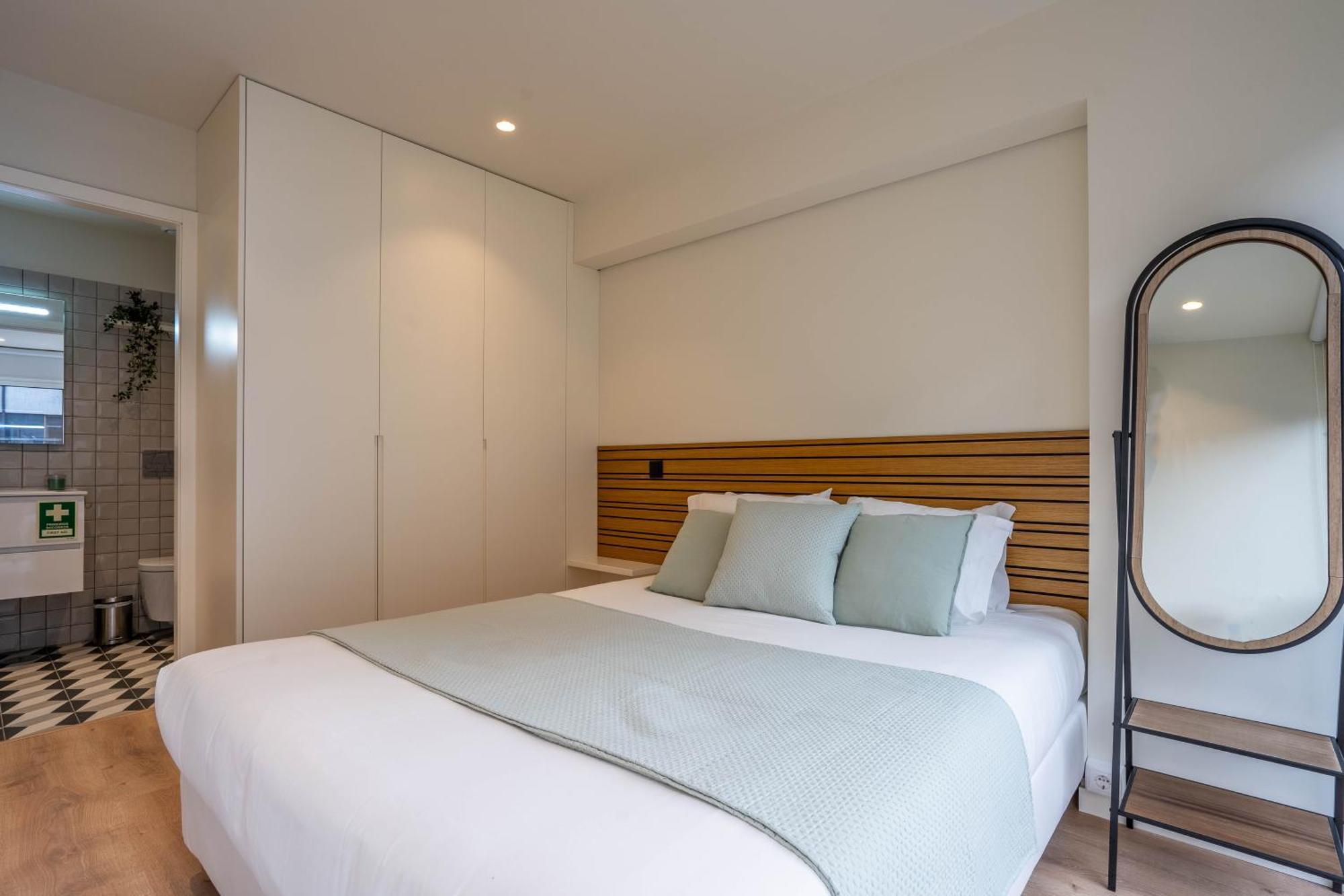 Trindade Bliss: 1Br W/ Free Parking By Lovelystay ポルト エクステリア 写真