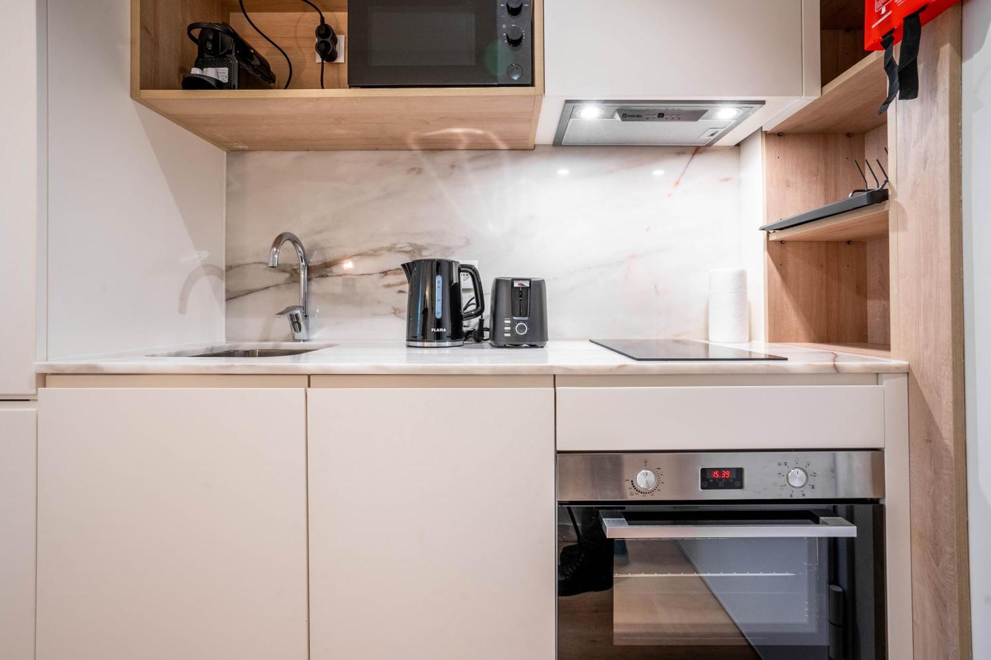 Trindade Bliss: 1Br W/ Free Parking By Lovelystay ポルト エクステリア 写真
