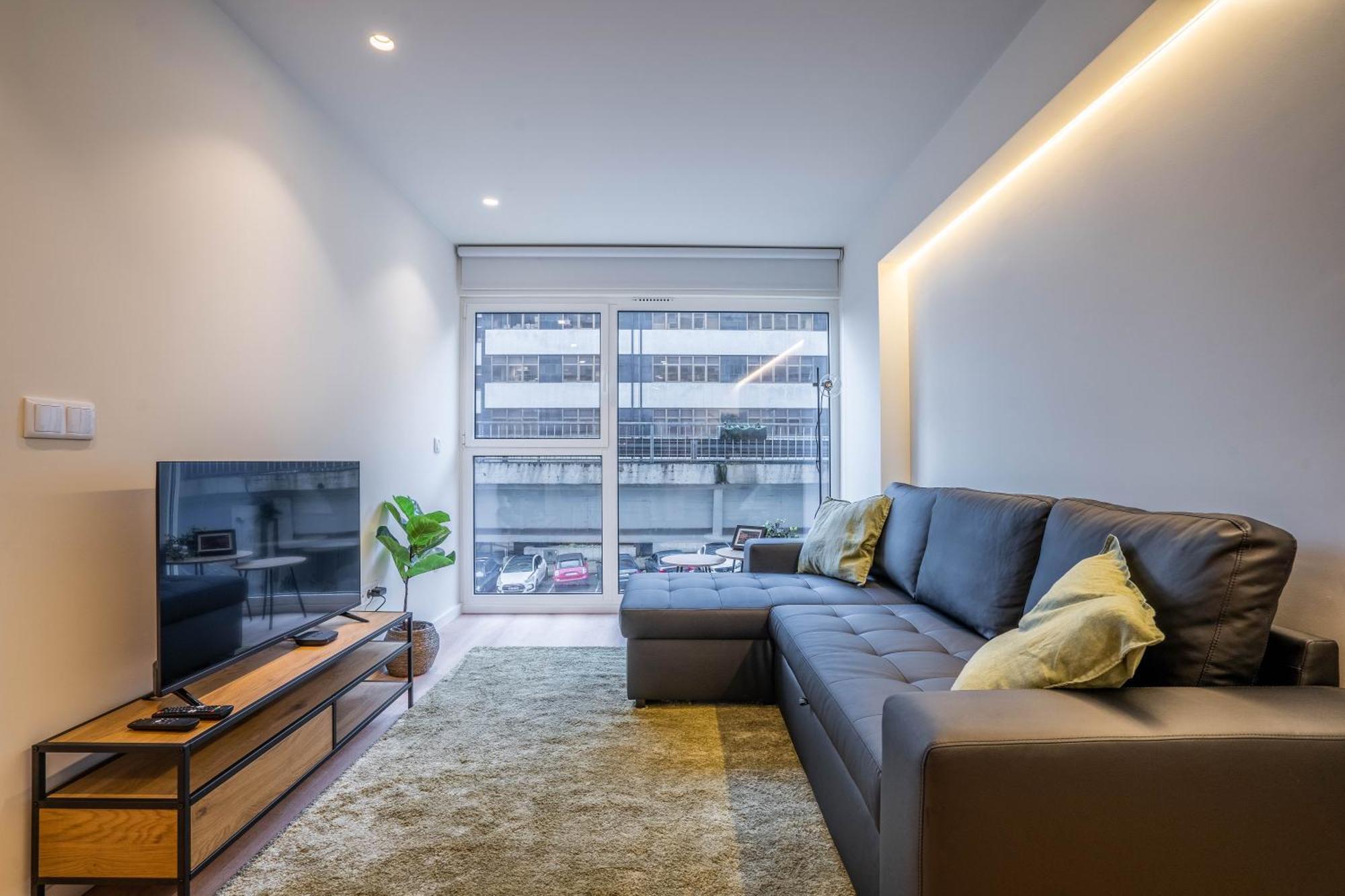 Trindade Bliss: 1Br W/ Free Parking By Lovelystay ポルト エクステリア 写真