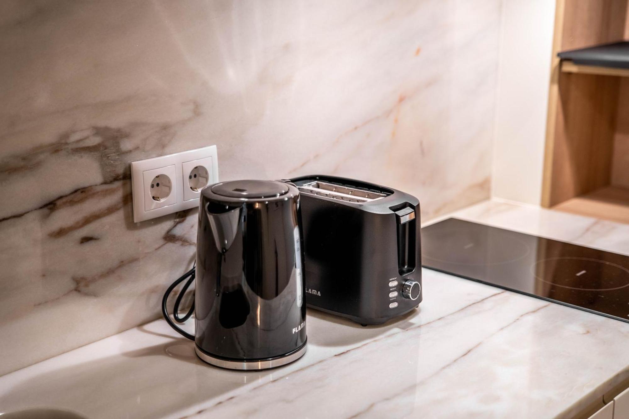 Trindade Bliss: 1Br W/ Free Parking By Lovelystay ポルト エクステリア 写真