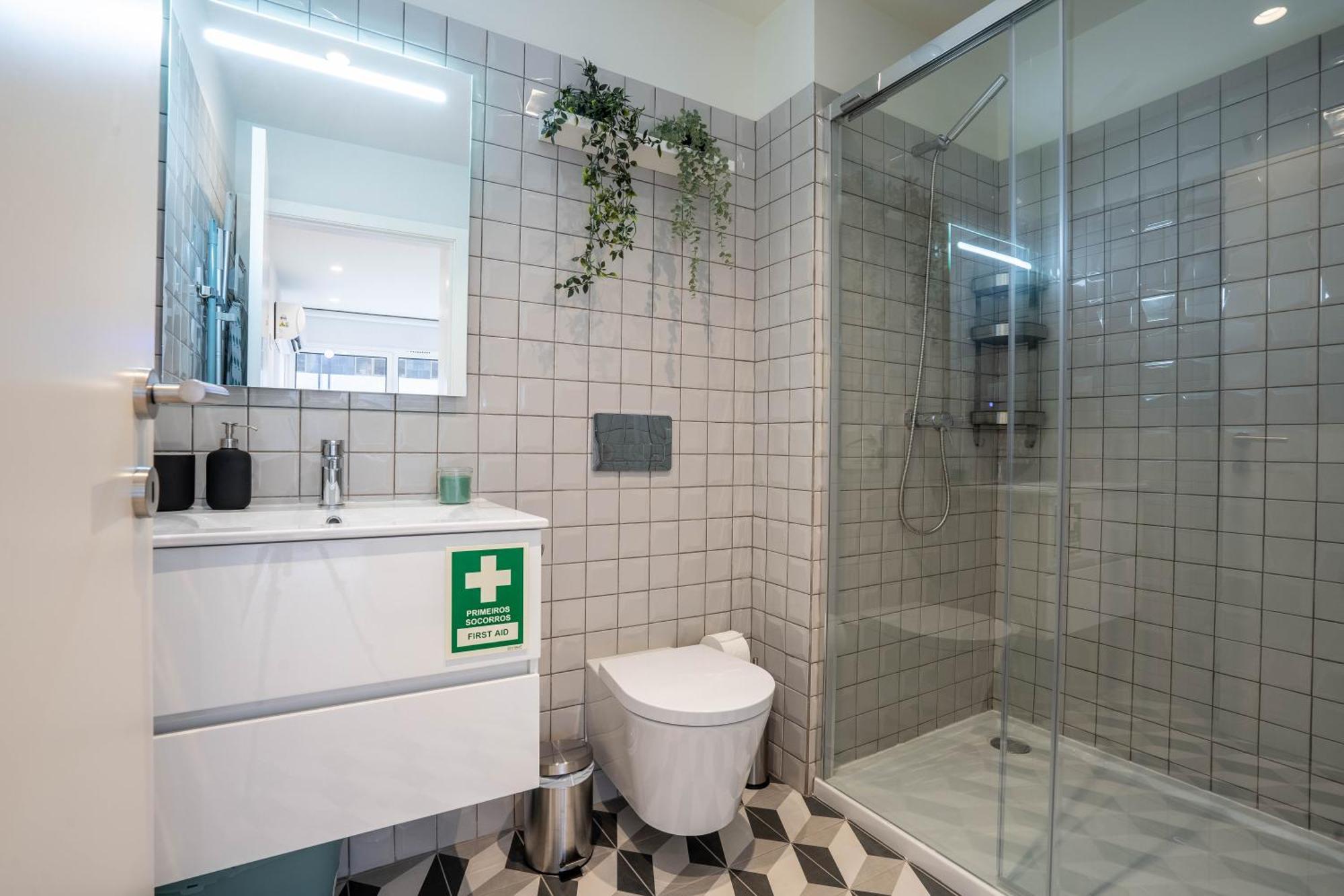 Trindade Bliss: 1Br W/ Free Parking By Lovelystay ポルト エクステリア 写真
