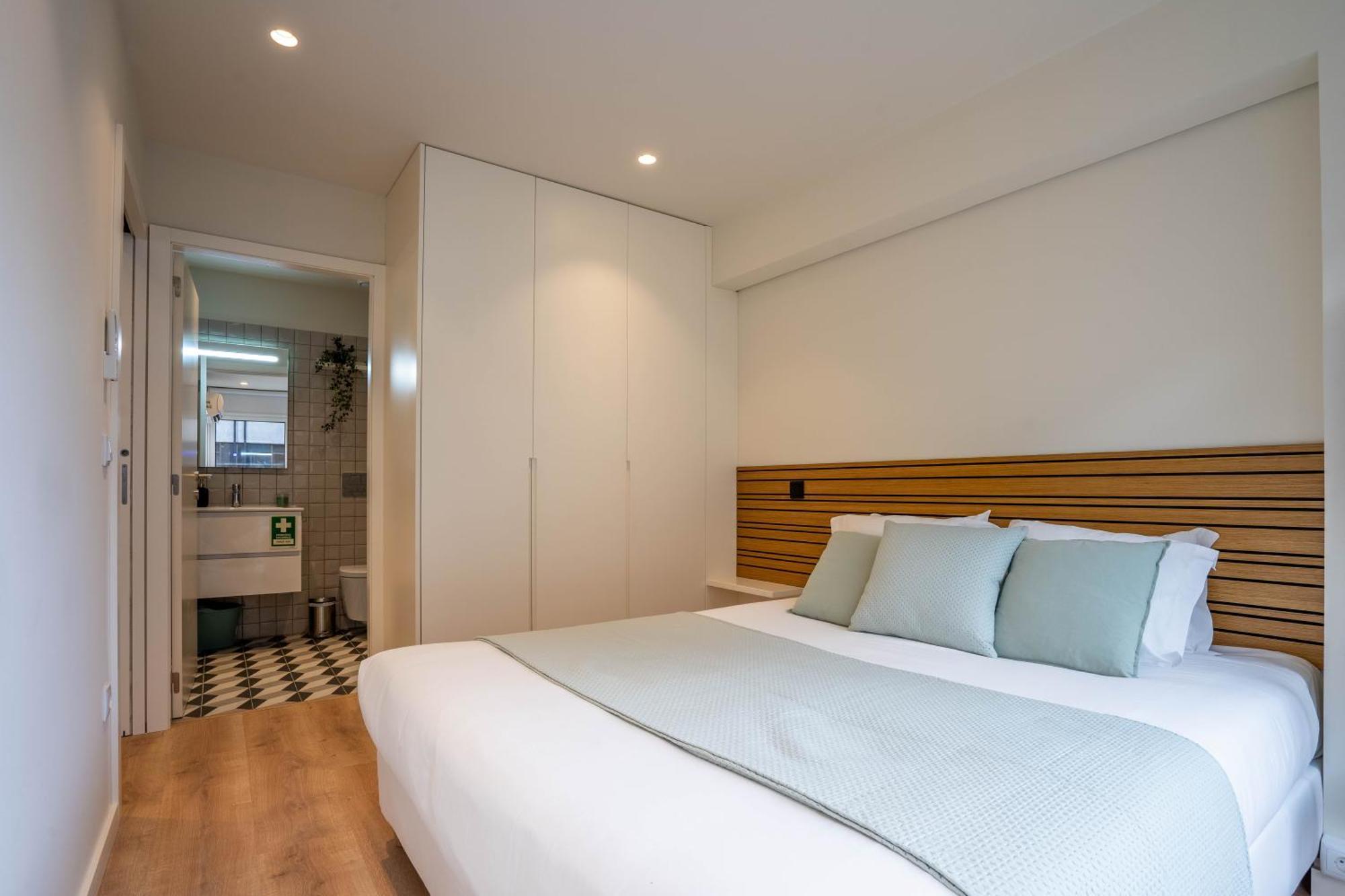 Trindade Bliss: 1Br W/ Free Parking By Lovelystay ポルト エクステリア 写真