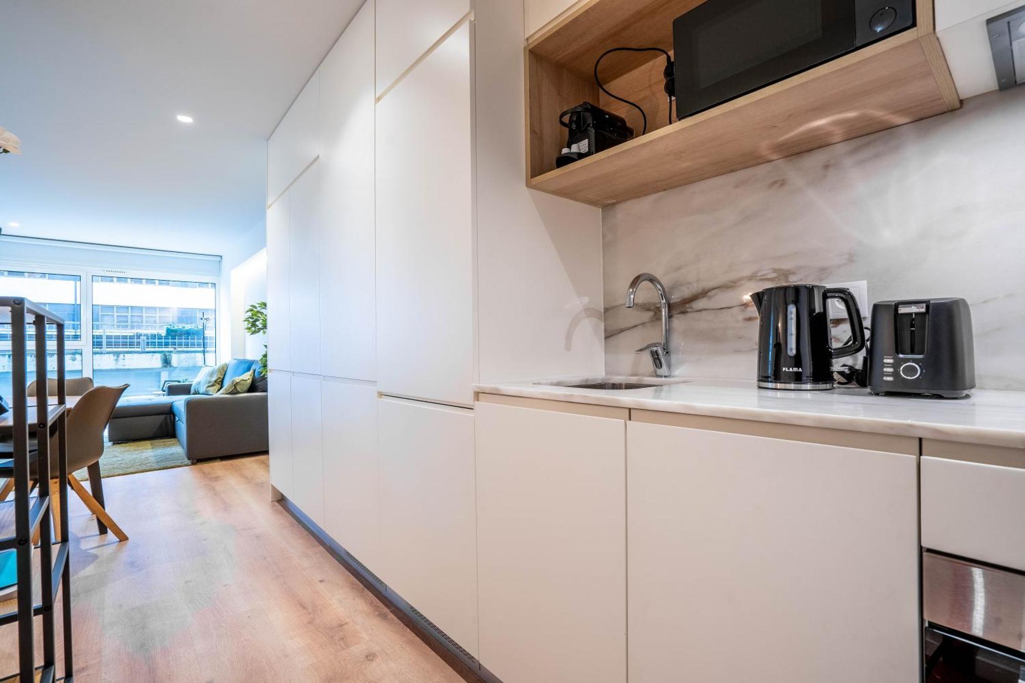 Trindade Bliss: 1Br W/ Free Parking By Lovelystay ポルト エクステリア 写真