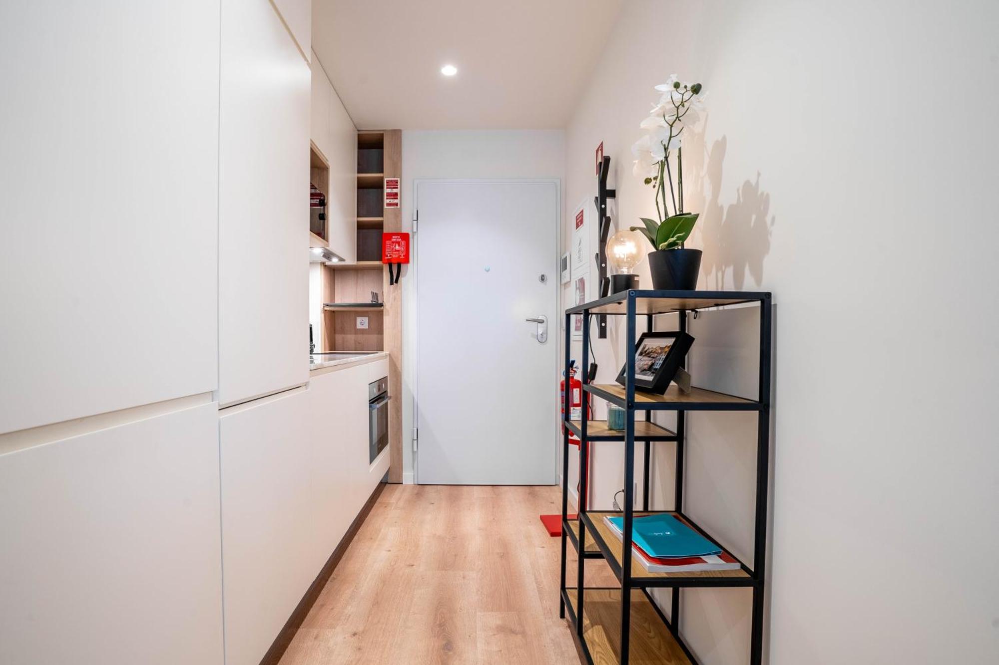 Trindade Bliss: 1Br W/ Free Parking By Lovelystay ポルト エクステリア 写真